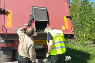 Nielegalny transport odpadów w woj. śląskim. Inspektorzy WIOŚ przeprowadzili kontrole