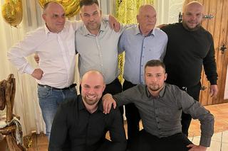 Dominik odkrył to pod prysznicem. Nikt poważnie do tej sprawy nie podszedł