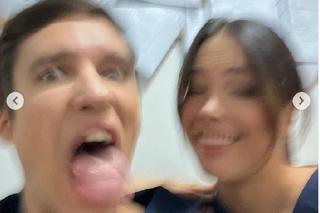 Pierwsza miłość na planie. Julita (Dagmara Bryzek), Filip (Dominik Smaruj)