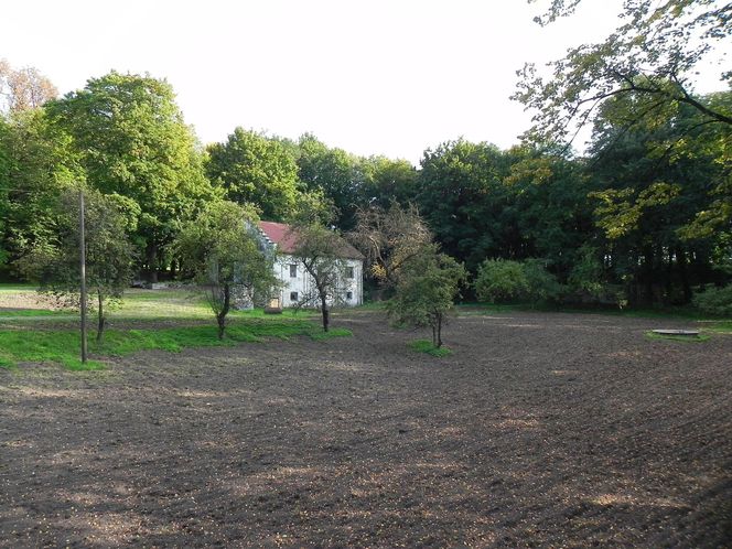 To najpiękniejszy taki pałac w Małopolsce. Jego historia wiąże się z mistyfikacją