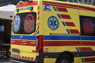 Atak na ratownika medycznego w karetce! Mężczyzna chwycił go za szyję i zaczął dusić