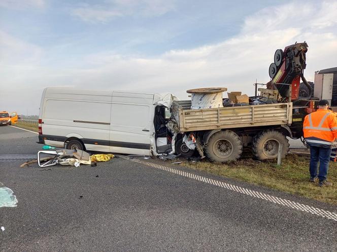 Groźny wypadek na autostradzie pod Toruniem. Trwa ustalanie przyczyn [ZDJĘCIA]