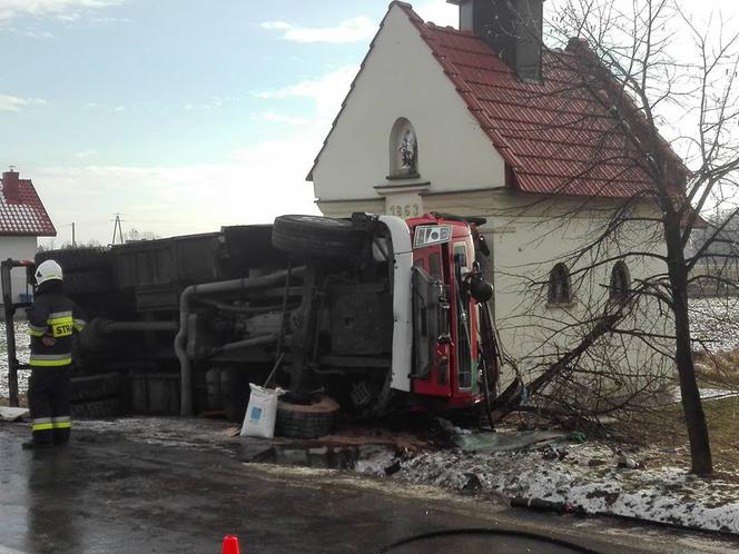 Wypadek wozu strażackiego