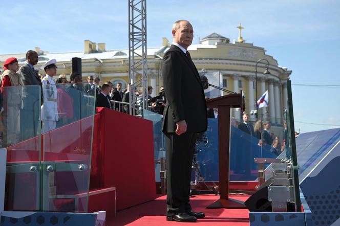 Putin już się nie pokazuje? "Ubieranie się i makijaż zajmują dwie godziny. To starzec"