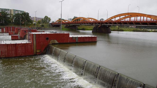 Alert dla Wrocławia. Mieszkańcy przygotowują się na podtopienia. Jaki jest stan rzek? Radar opadów 