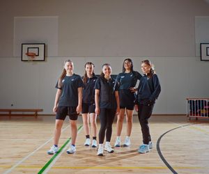 Rewolucja na lekcjach WF. ASICS zmienia stroje