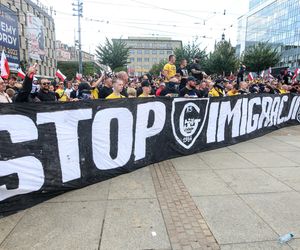 Protest przeciwko imigrantom.Tysiące kibiciów na ulicach Katowic