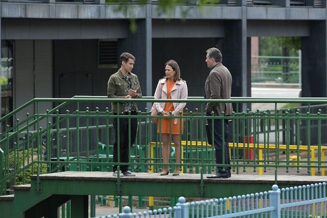 Pierwsza miłość. Jakub Wenerski (Przemysław Sadowski), Julita (Dagmara Bryzek), Filip (Dominik Smaruj)