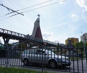 Lublin. Kładka wróciła na swoje miejsce. Jak wygląda konstrukcja nad ulicą Filaretów? Mamy ZDJĘCIA!