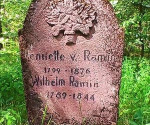 Leśny cmentarz rodu von Ramin