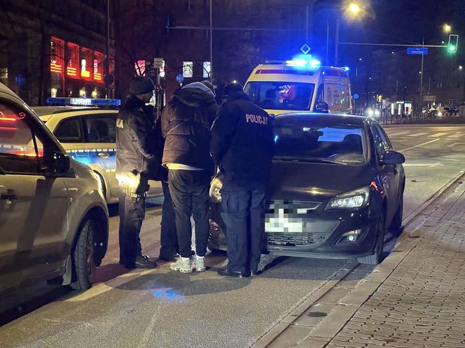 Krwawa bójka przed restauracją w centrum Warszawy. Jedna osoba nie żyje. W ruch poszły noże