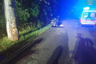 Tragiczny wypadek w Myszkowie. Kierujący quadem wjechał w drzewo. Zginęła jedna osoba