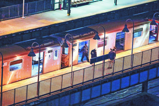 Groza w nowojorskim metrze. Kule dosięgły przypadkowych pasażerów
