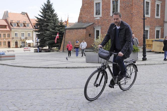 Ojciec Mateusz 16 sezon. Artur Żmijewski