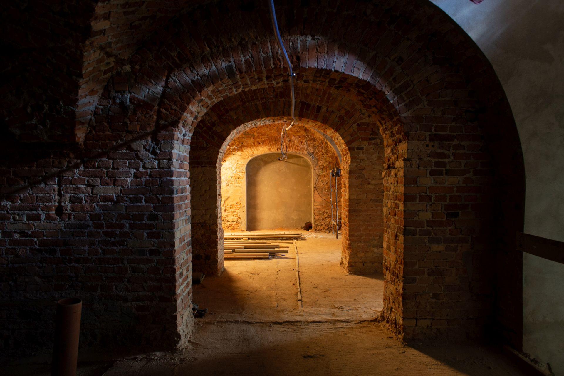 Pałac Branickich w Warszawie: hołd dla budowniczych powojennego miasta