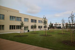 Szkoła przy ul. Asfaltowej we Wrocławiu