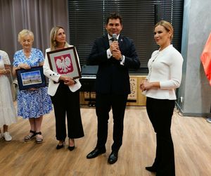 Marta Nawrocka śpiewała i gotowała z seniorami w Stalowej Woli