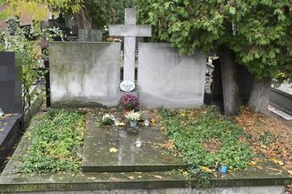 Grób matki Bronisława Komorowskiego