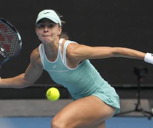 Linette - Aleksandrowa RELACJA NA ŻYWO Polka bije się z Rosjanką w 3. rundzie Australian Open Magda Linette WYNIK NA ŻYWO 