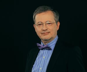 Jan Wróbel z rozmowami politycznymi w Radiu VOX FM i na kanale Super Ring