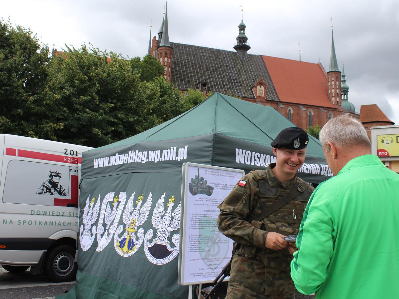 Można ich spotkać na rynku albo na plaży.Trwa kampania „Zostań Żołnierzem RP” 