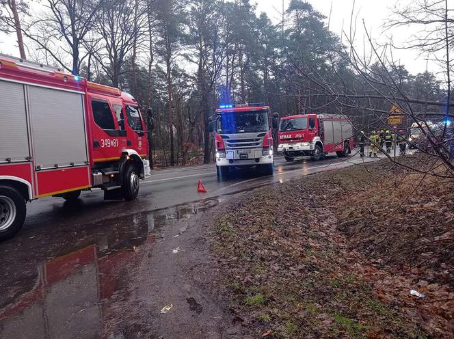 Poważny wypadek na granicy Torunia i gminy Zławieś Wielka. Trzy osoby ranne