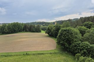   Miejsce na Mazurach Garbatych, które z nazwy nie kojarzy się z Polską. Mieszka w niej garstka osób!