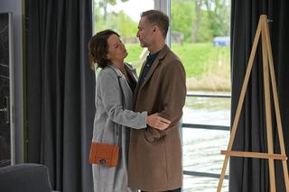 Pierwsza miłość, odc. 3811. Laura (Katarzyna Maciąg), Adam Biernacki (Krystian Wieczorek)