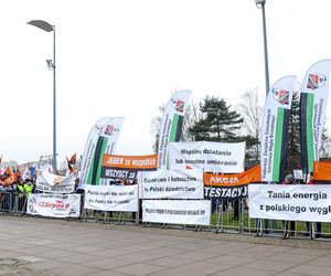 Konwencja KO w Gliwicach. Protest związkowców górniczych i hutniczych 