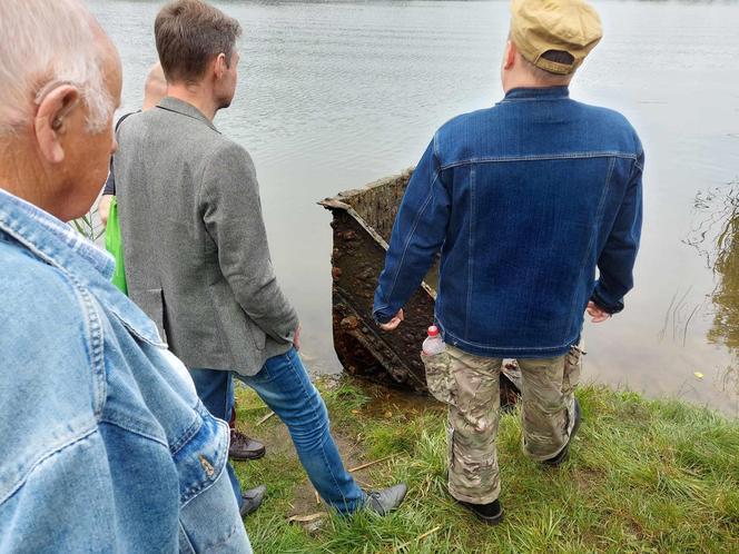 Poszukiwania wagoników zabytkowej kolejki w Starachowicach