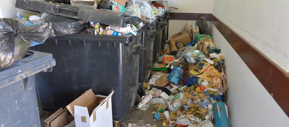 Śmieci zalewają Stegny 