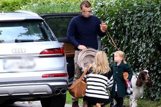 Kasia Tusk paraduje w klapkach. Zapomniała o skarpetkach 