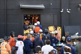 Makabra! Zawalił się dach dyskoteki. Co najmniej 184 osoby nie żyją!