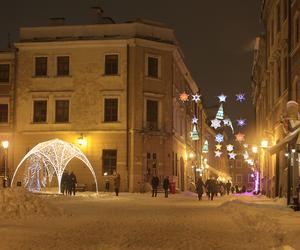 Śnieżny Lublin wieczorową porą