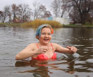 Było gorąco! Lubelskie morsy dały pierwszego w tym roku nura