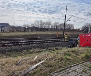 Tragedia na przejeździe kolejowym pod Iławą. Nie żyją dwie osoby