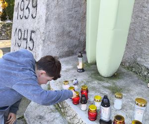 Słoneczna pogoda sprzyjała. 32. Kwesta Na Odnowę Zabytków Starego Cmentarza w Tarnowie