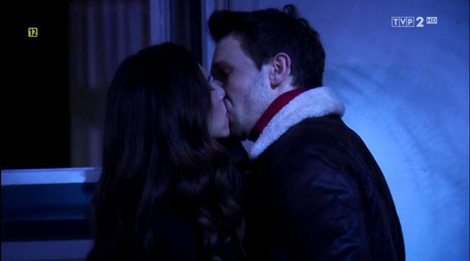 Barwy szczęścia, odc. 2062. Franek (Mateusz Banasiuk), Regina (Kamila Kamińska)