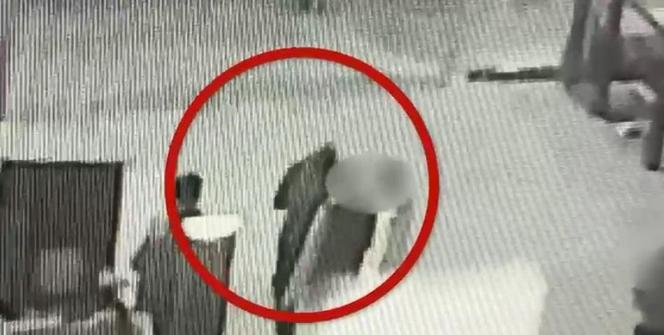 Wstrząsający napad na nowej kładce w Warszawie. Strzelił z pistoletu prosto w twarz