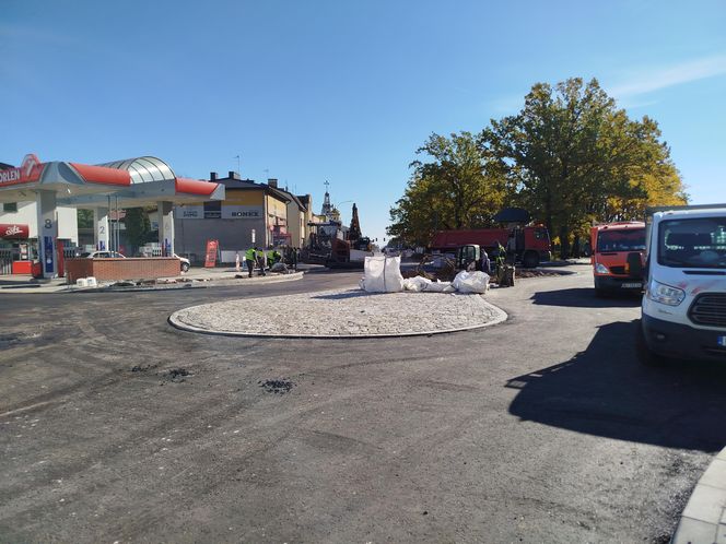 Na ul. Floriańskiej w Siedlcach powstaje nowe rondo ósemkowe i nowa nawierzchnia