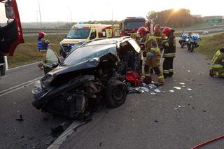 Śmiertelny wypadek na S16 pod Olsztynem. Kierowca zmarł w szpitalu [ZDJĘCIA]