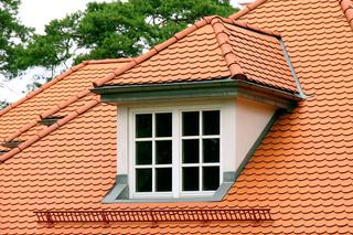 Lukarna - ozdobny element dachu. Zasady budowy lukarny 
