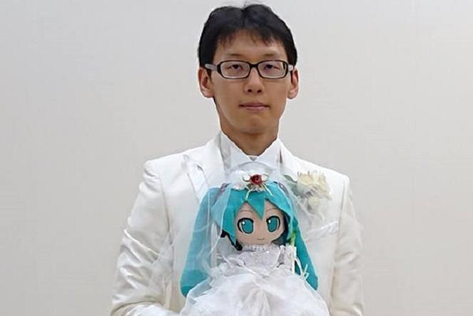 Japończyk poślubił...hologram. To przesada czy nowy wymiar miłości?