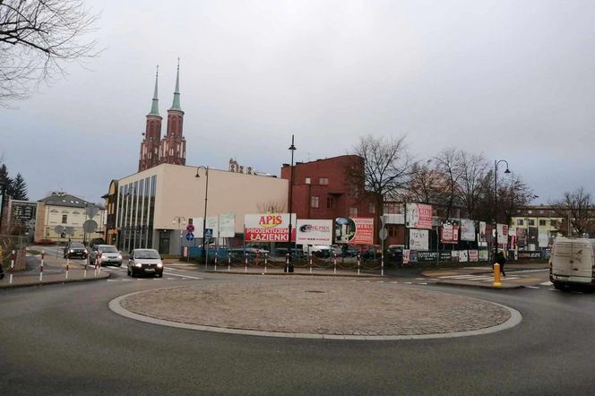 W Muzeum Diecezjalnym w Siedlcach, znajdującym się w bliskiej okolicy ronda, można oglądać obraz El Greca „Ekstaza św. Franciszka”. 