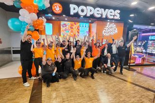 Popepes w Katowicach już otwarte. Długa kolejka czekała na darmowe kanapki