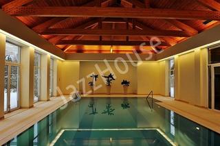 Tak mieszkają bogacze spod Warszawy. Zaglądamy do środka willi za 30 milionów