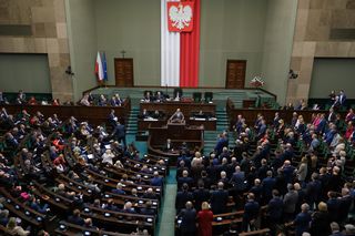 Najnowszy sondaż. PiS wciąż na czele, zaskakujący wynik Konfederacji