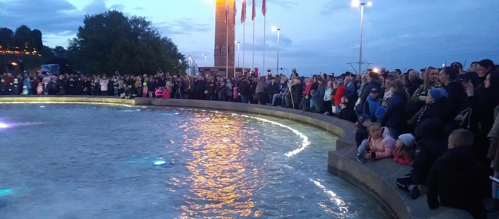 Taneczny pokaz fontanny na Wałach Chrobrego