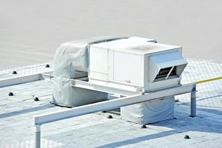 Rooftopy zamiast central wentylacyjnych – nowe podejście do wentylacji budynków wielkokubaturowych