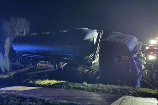 Śmiertelny wypadek pod Grójcem. Samochód osobowy zderzył się z cysterną